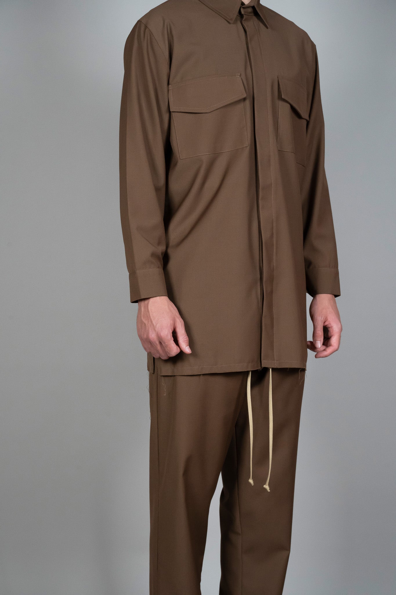 Camasa maro din Stofa, vedere detaliata din diagonala, marime XS S M L XL