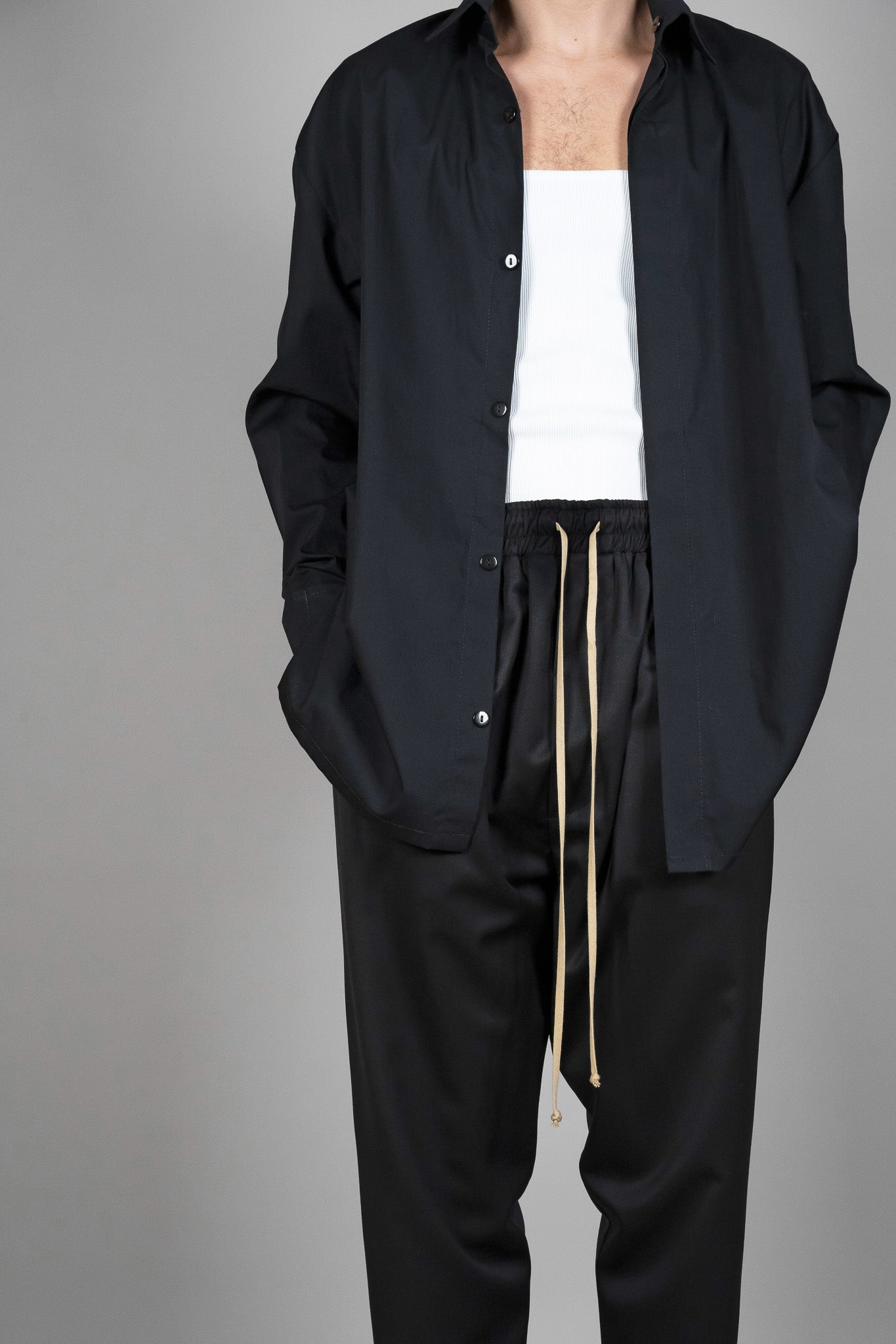 Camasa neagra din Stofa Subtire, vedere detaliata din fata, marime XS S M L XL