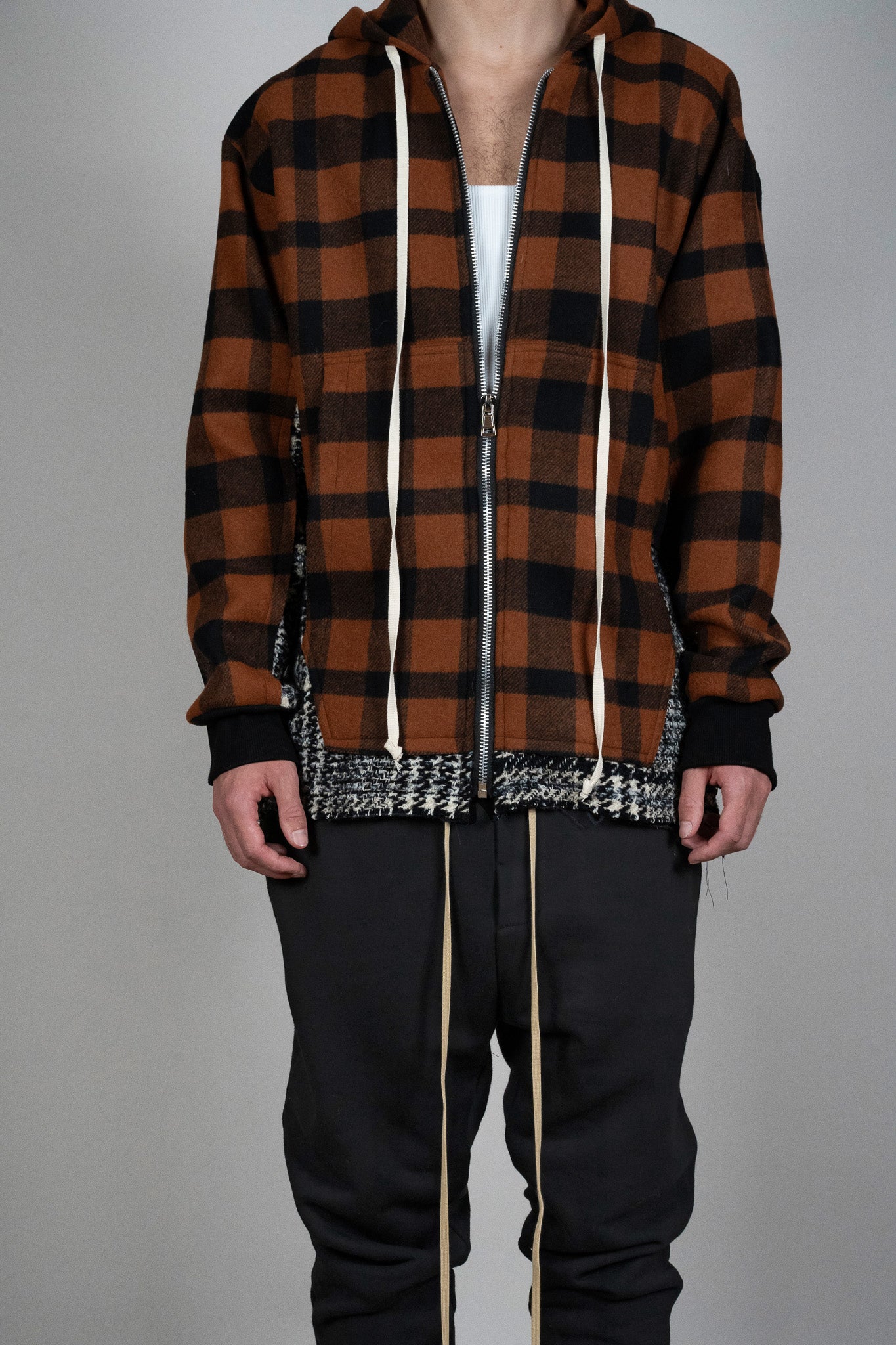 Jacheta cu Carouri din Lana maro, vedere detaliata din fata, marime XS S M L XL