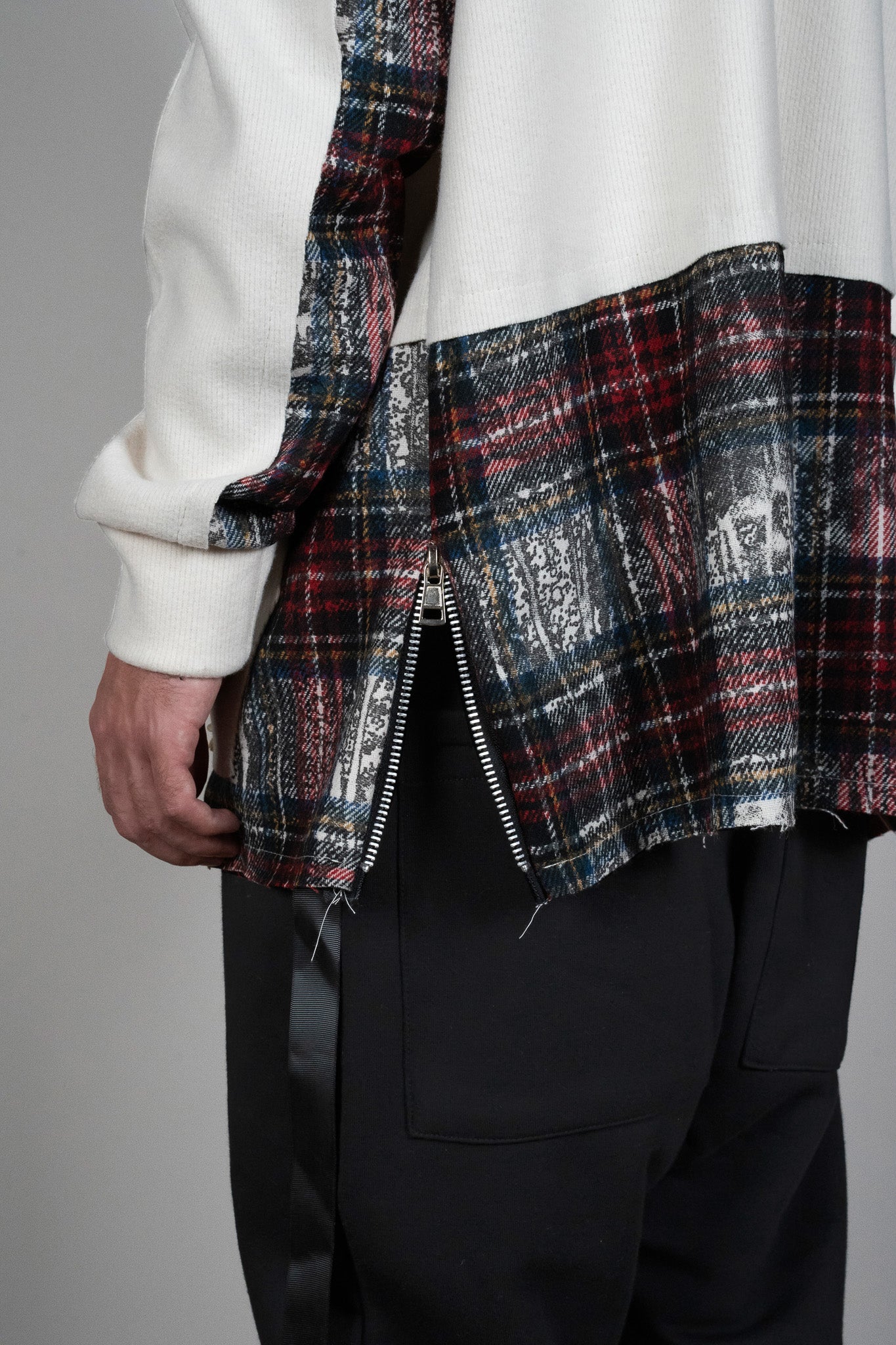 Jacheta alba Relaxed-Fit, vedere detaliata fermoar, marime XS S M L XL