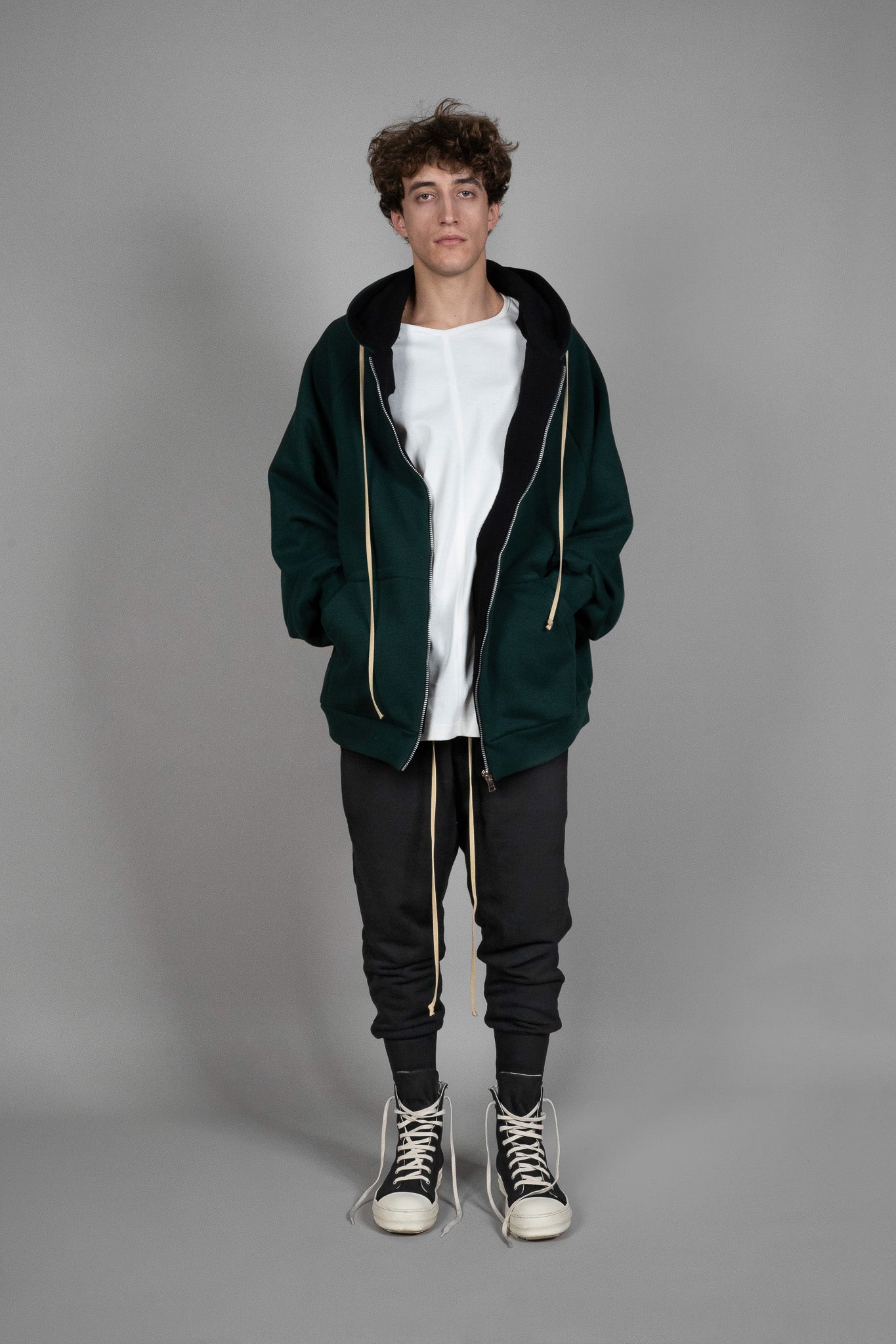 Jacheta verde Tip Hanorac cu Gluga, vedere din fata, marime XS S M L XL