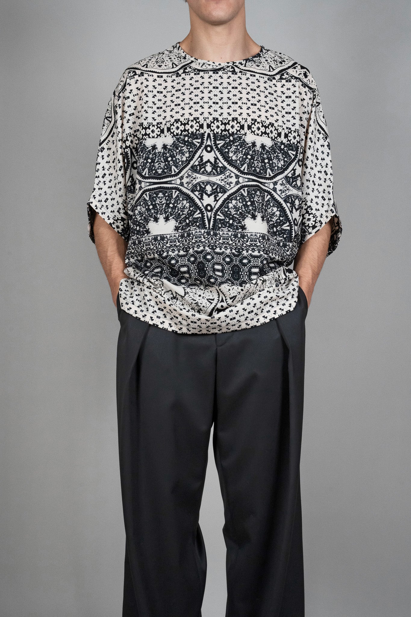 Tricou Imprimeu cu Croiala Oversize, vedere detaliata din fata, marime XS S M L XL