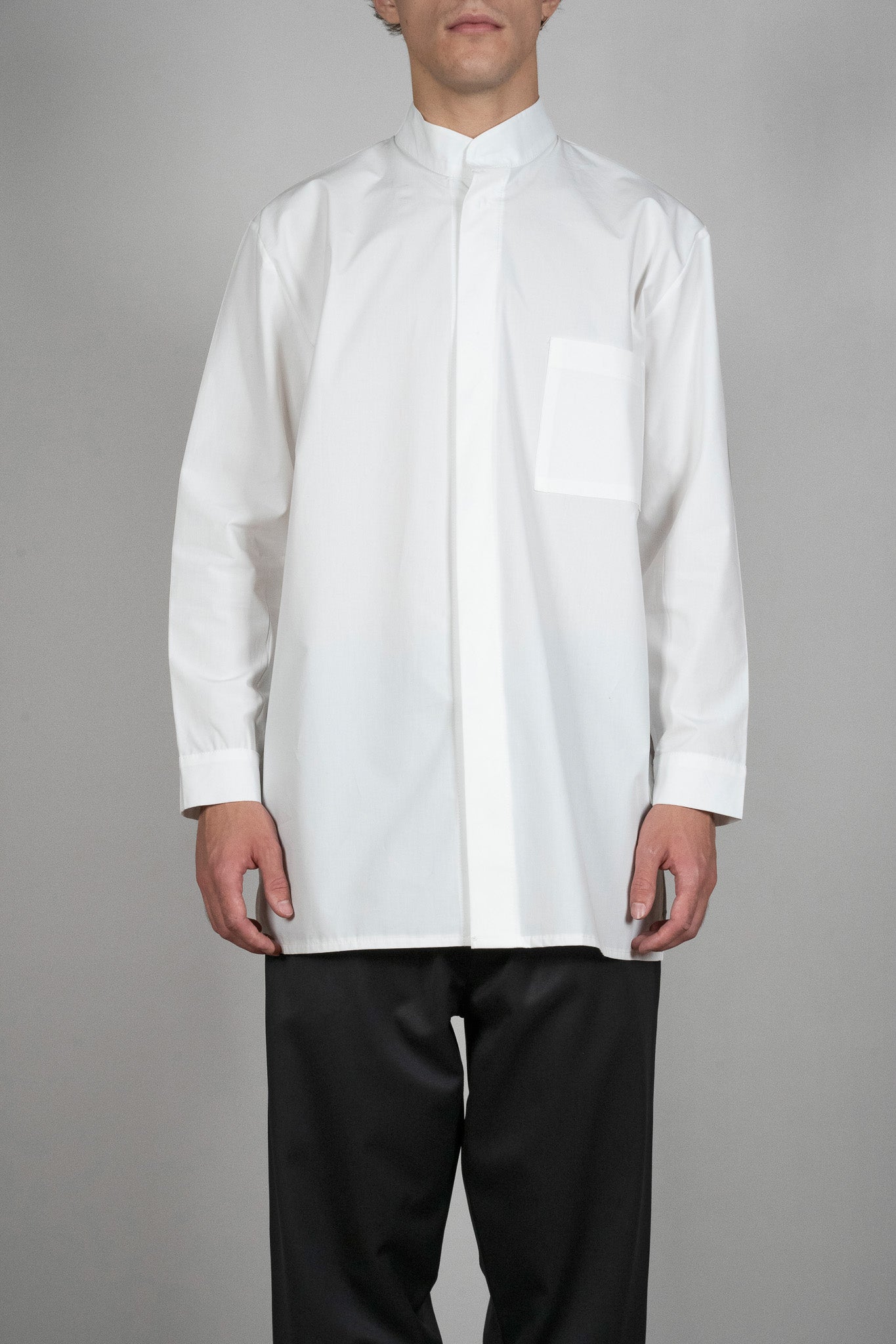 Camasa alba Relaxed-Fit, vedere detaliata din fata, marime XS S M L XL