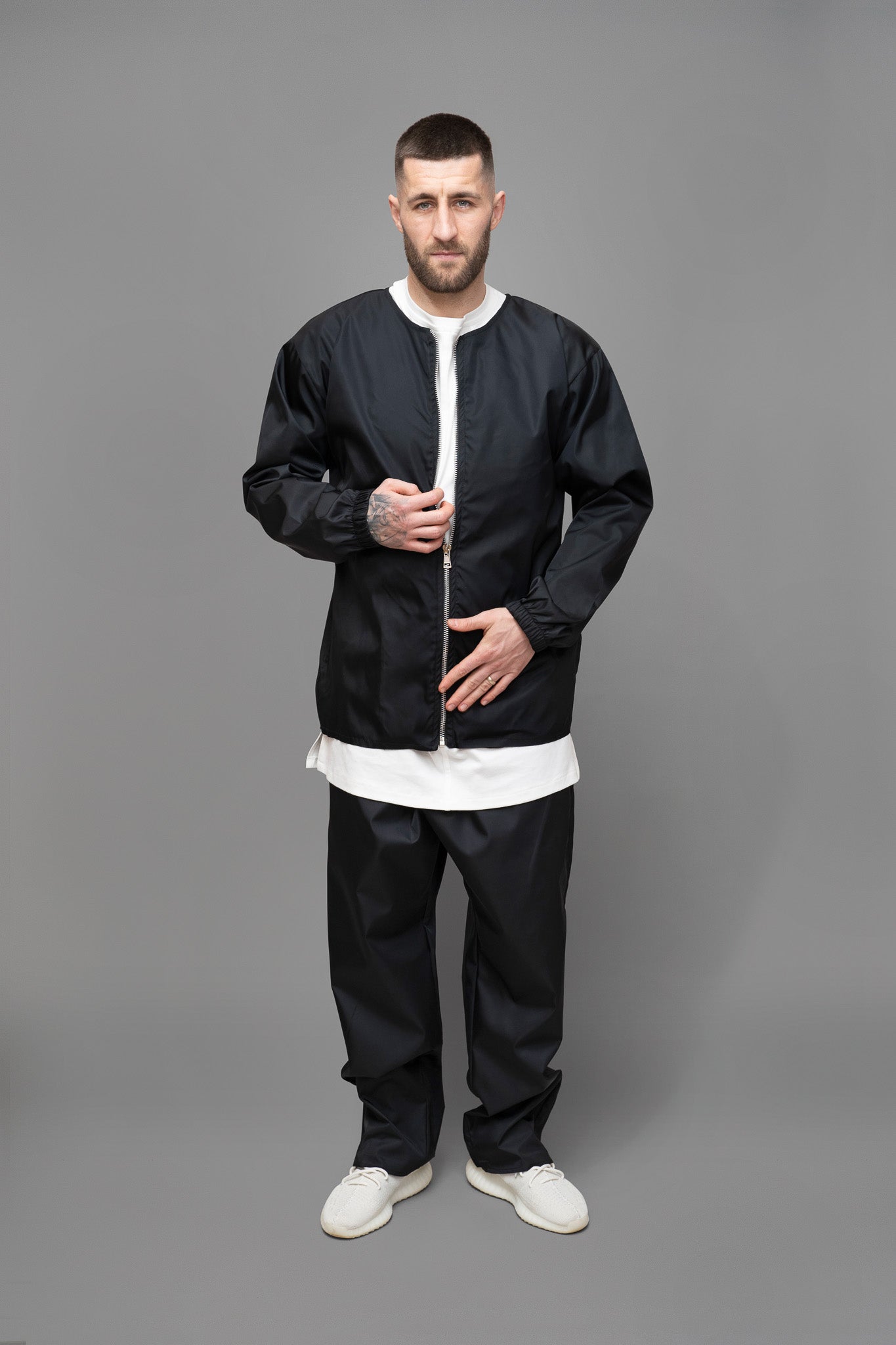 Jacheta barbati neagra din fas oversize, vedere din fata