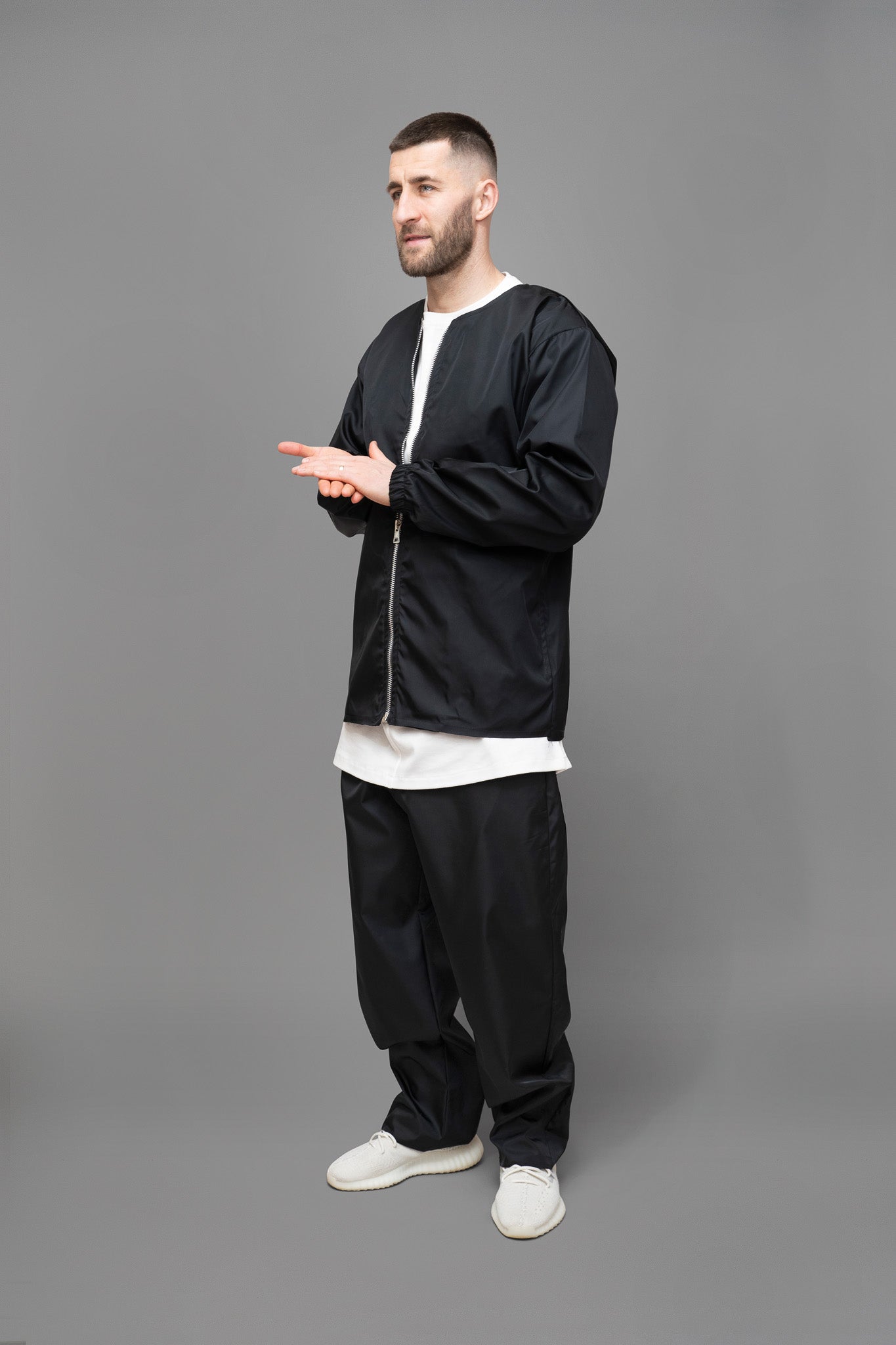 Jacheta barbati neagra din fas oversize, vedere din lateral