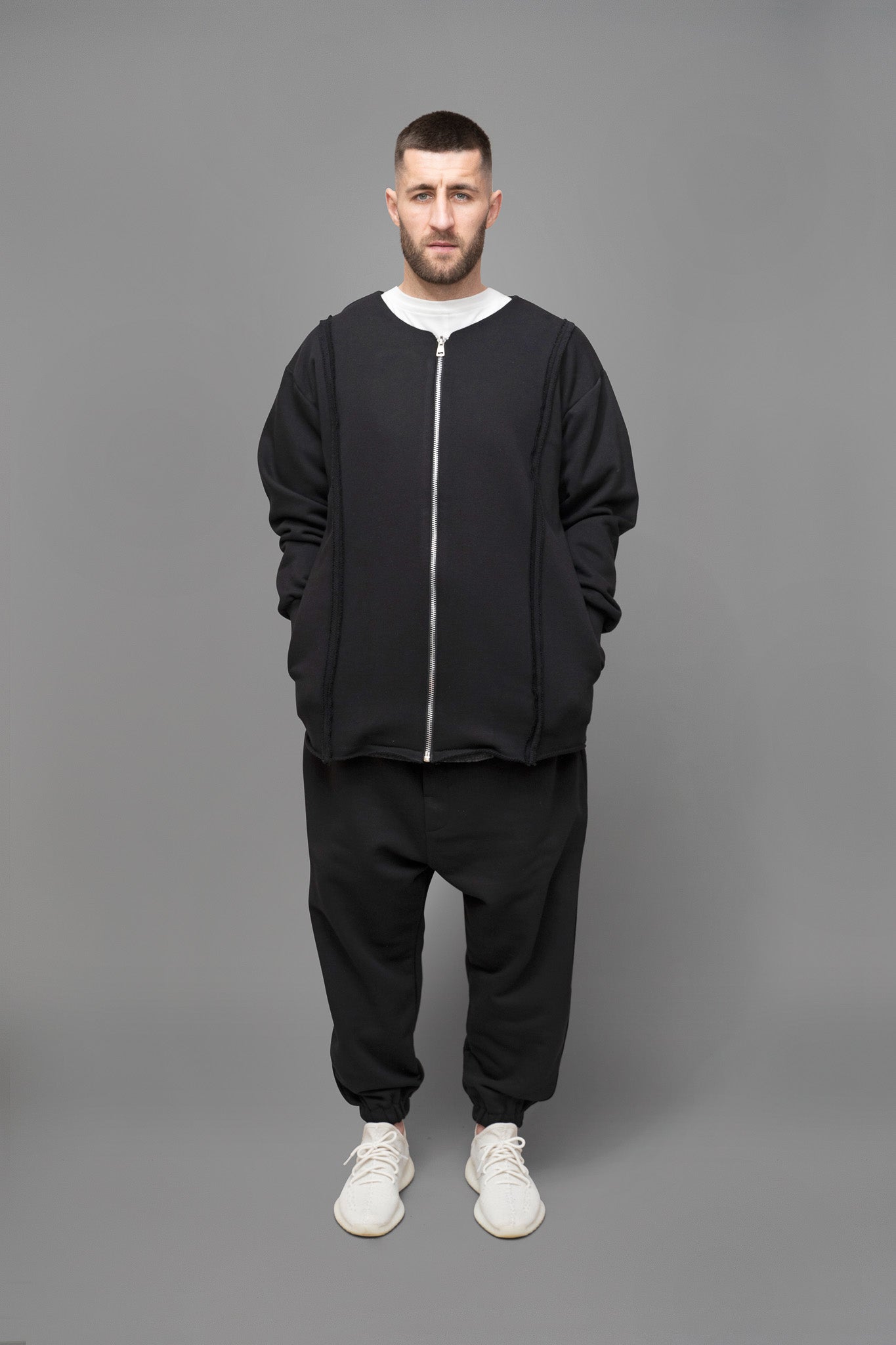 Jacheta barbati neagra din stofa, cu croiala oversize vedere din fata