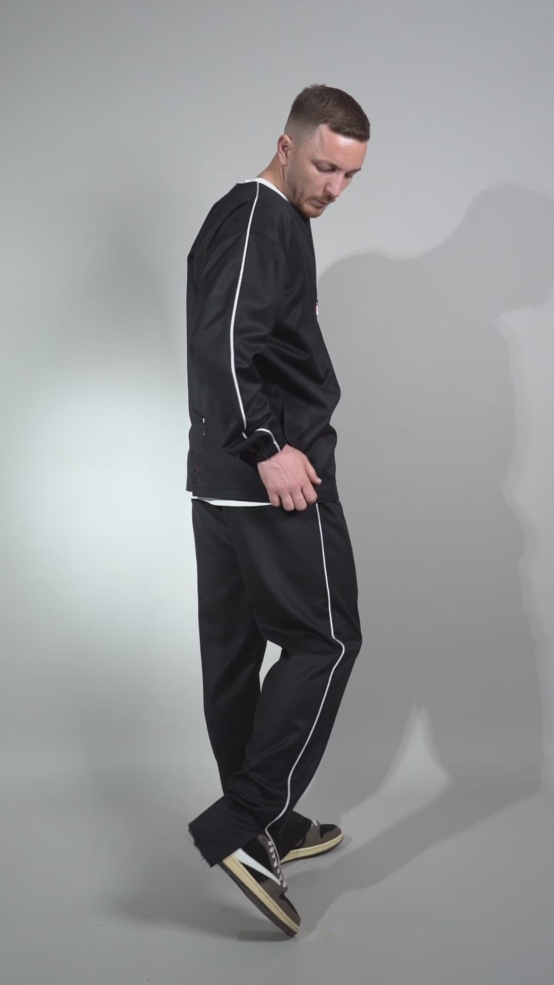 Pantaloni cu Croiala Relaxed-Fit – Gherlan Mihaela